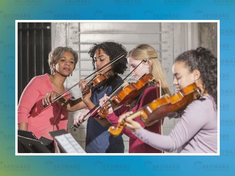  Music and Performing Arts : Students practicing 