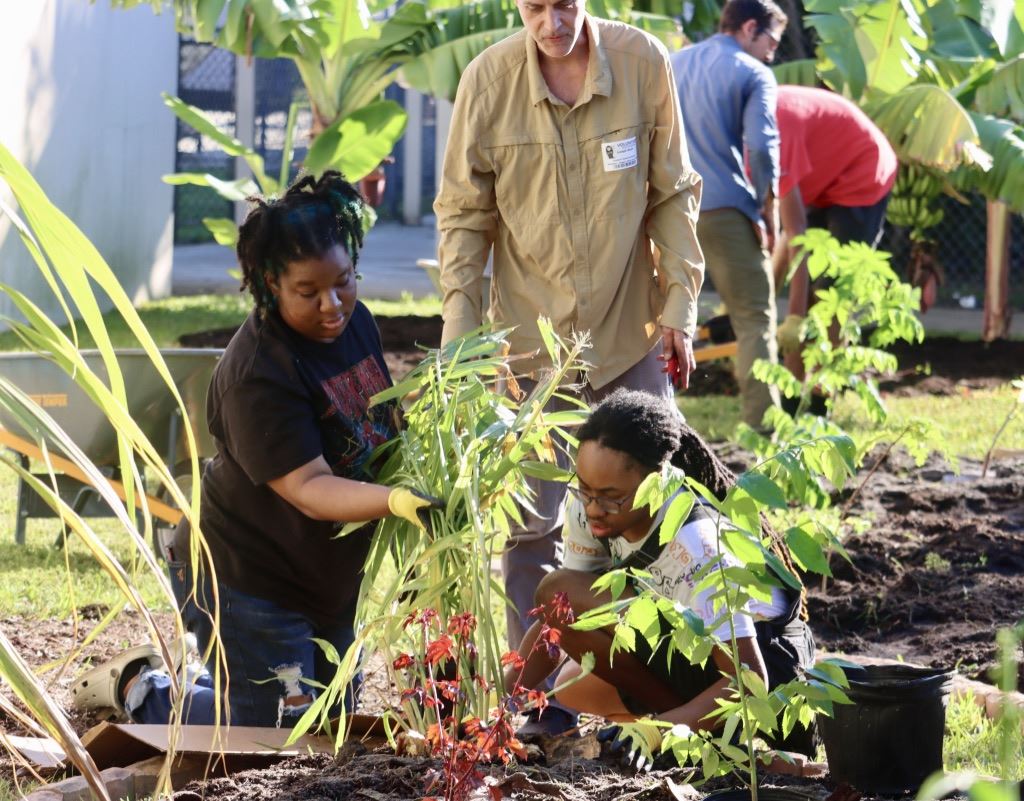 WREC Garden 22-23