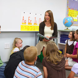  teacher reading to students